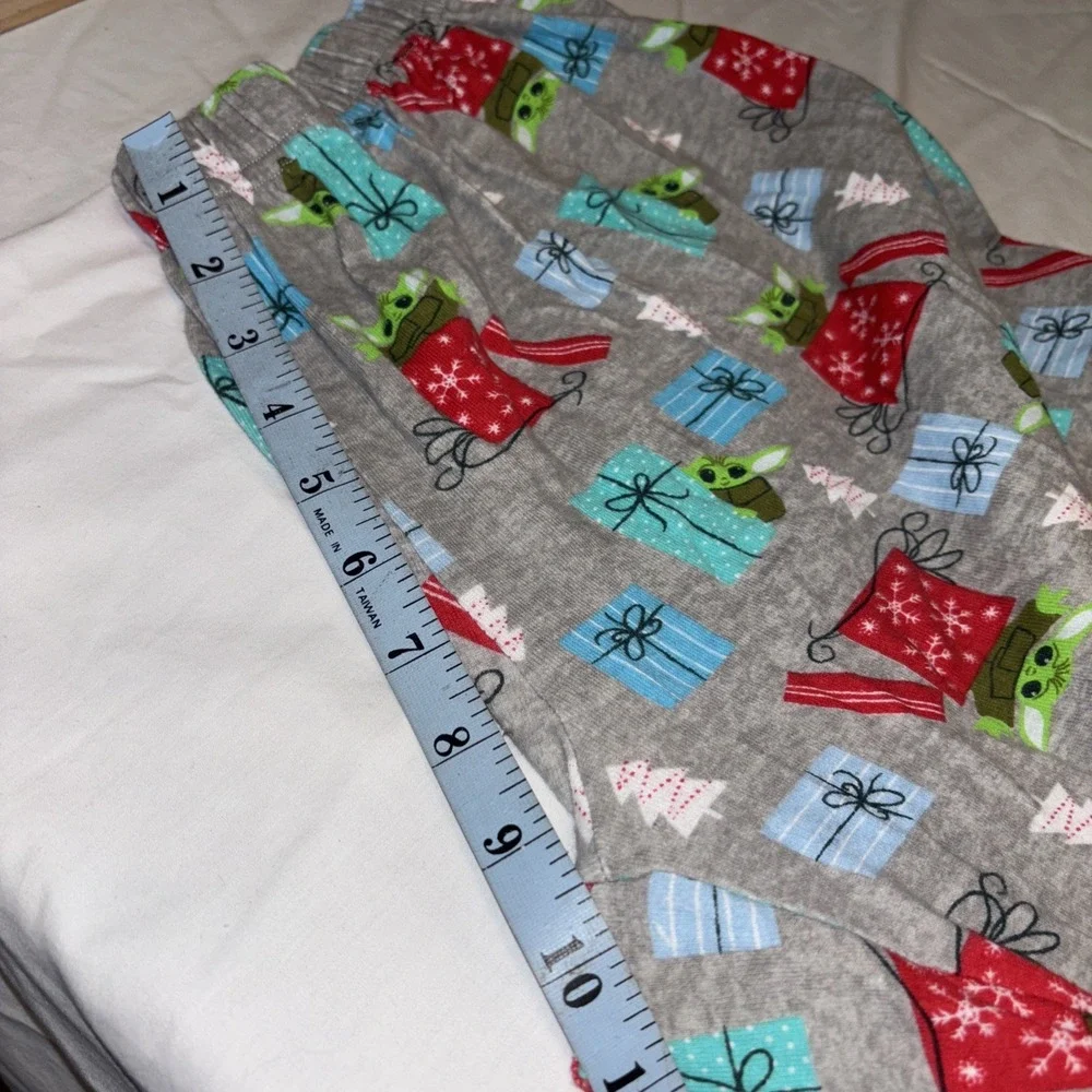Star Wars Baby Yoda Christmas Sweater‎ Size Small, Two Piece